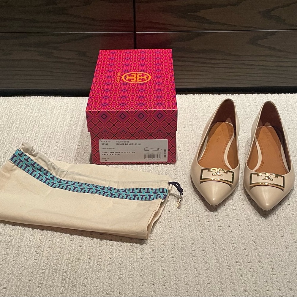 Tory Burch flats, like-new condition